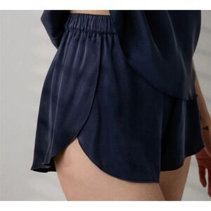 Lunya Sleep Shorts Womens Small Blue Tulip Hem Lightweight Washable Silk